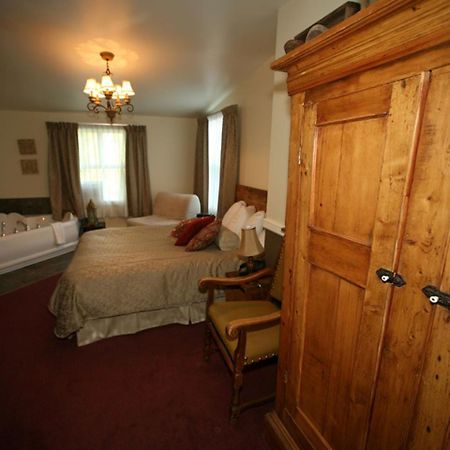 Auberge De La Tour Du Lac Sainte-Agathe-des-Monts Eksteriør billede