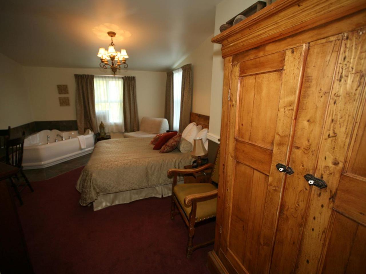 Auberge De La Tour Du Lac Sainte-Agathe-des-Monts Eksteriør billede