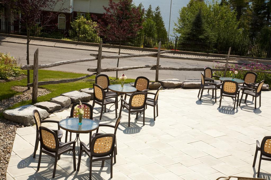 Auberge De La Tour Du Lac Sainte-Agathe-des-Monts Eksteriør billede