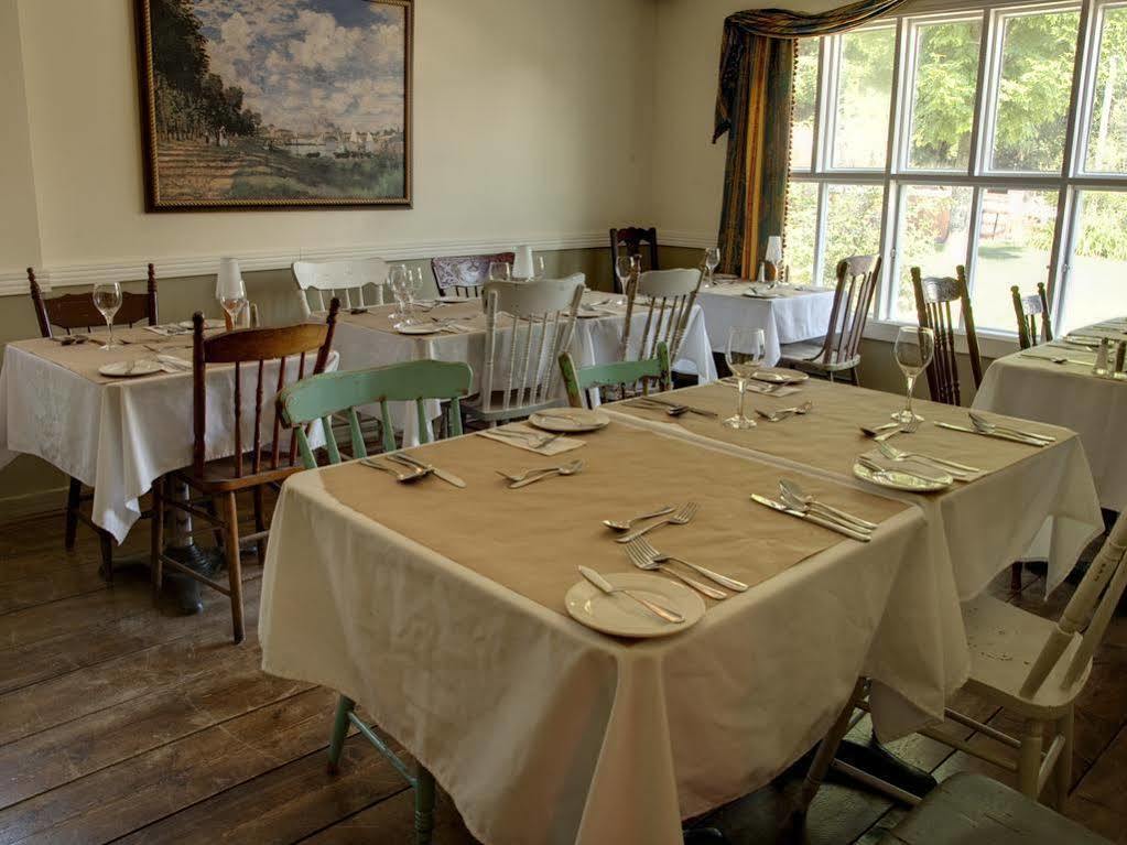 Auberge De La Tour Du Lac Sainte-Agathe-des-Monts Eksteriør billede