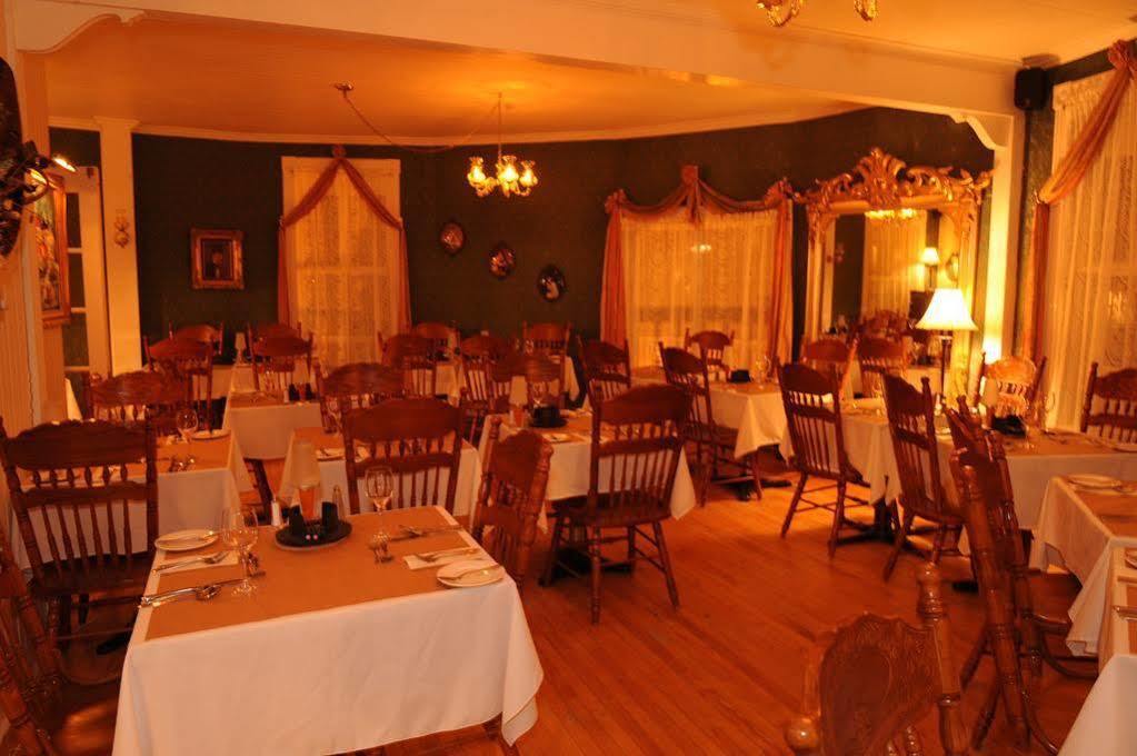 Auberge De La Tour Du Lac Sainte-Agathe-des-Monts Eksteriør billede